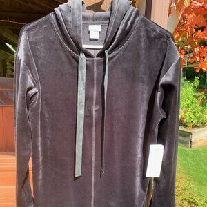 Chico's Zenergy Size 1 8- 10 velour hooded tunic top NWT $79.50 Black